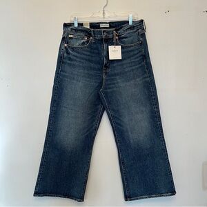 AE77 Boot Cut Crop Jeans NWT — Size 31